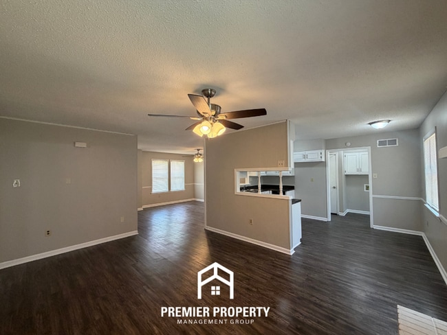 Building Photo - Newly Renovated 3BR Home in Bartlett | Hardwood Floors, Fireplace & Fenced Yard