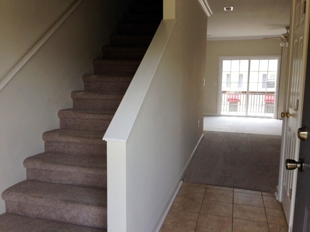 Building Photo - Condo with Garage for Lease