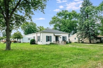 Building Photo - 701 S Embarras Ave