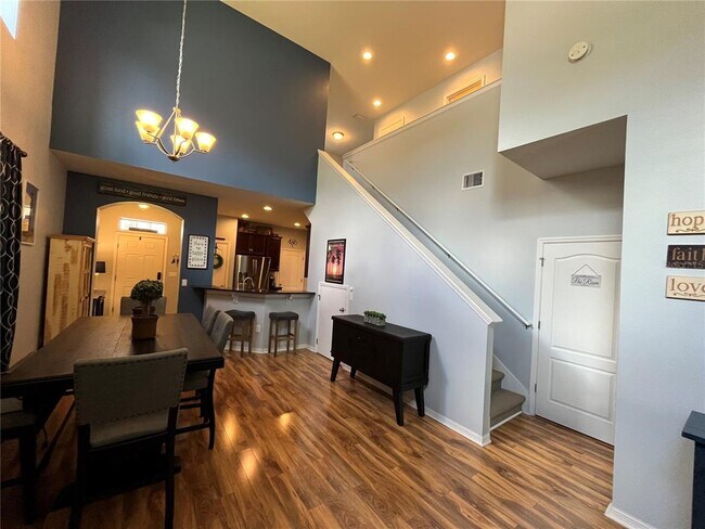 Foto del edificio - 2125 Lennox Dale Ln