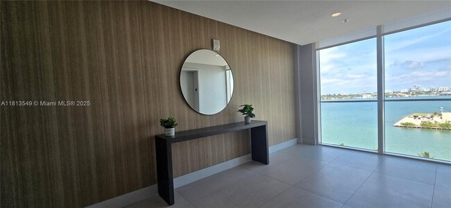 Building Photo - 7910 Harbor Island Dr