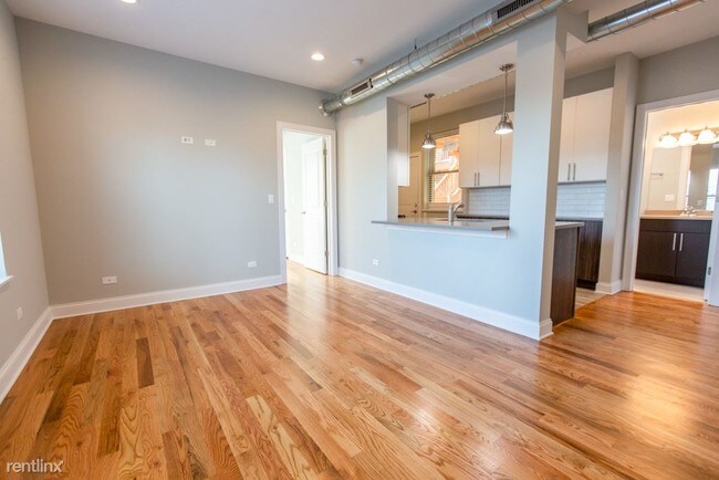 Building Photo - 2 br, 2 bath Apartment - 4901 S Champlain Ave