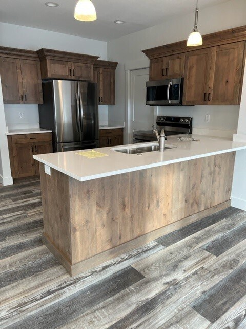 Foto del edificio - 310 Snake River Dr