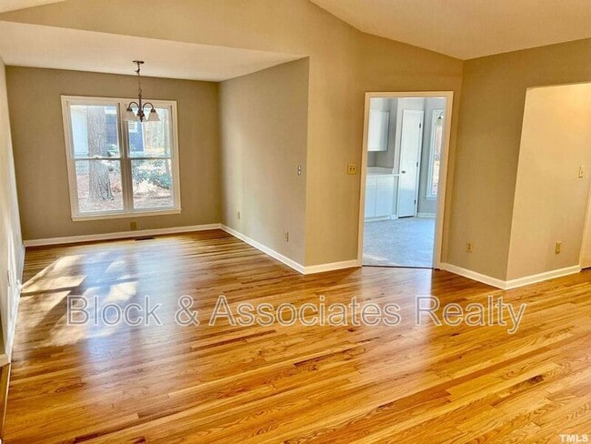 Building Photo - 11128 Crestmont Dr
