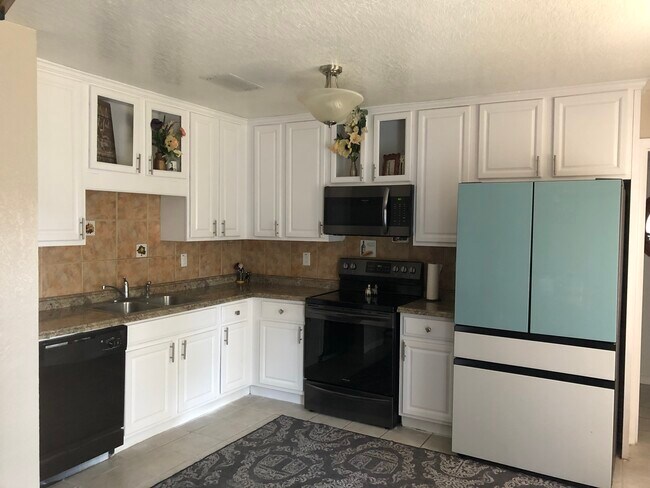 Foto del edificio - 230 E Story Rd