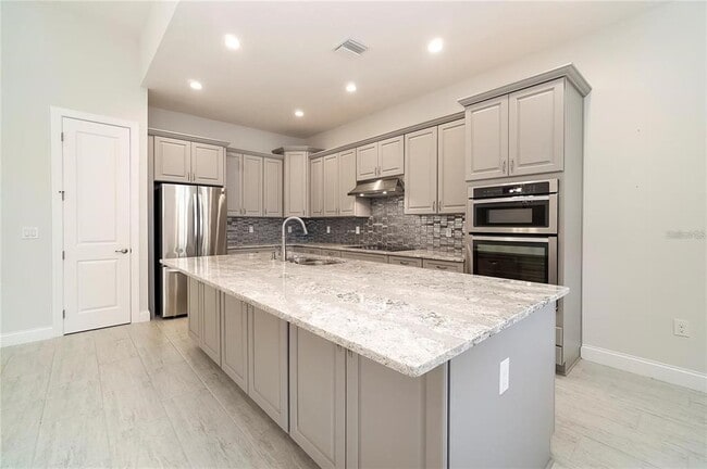 Building Photo - 10463 Royal Cypress Way
