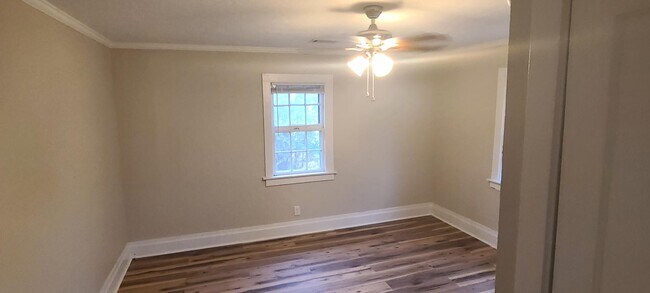 Foto del edificio - 710 Jefferson Dr