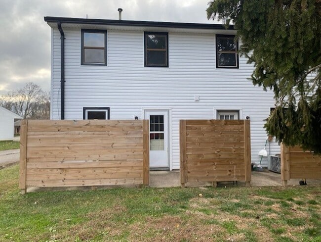 Building Photo - 6972-6996-6996 Joseph Dr