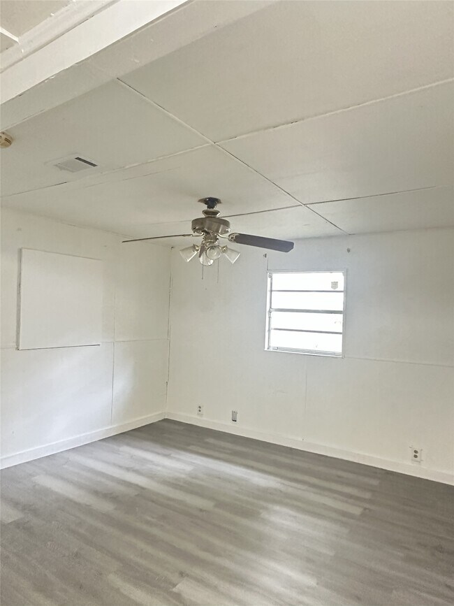 Foto del edificio - 4418 Ludwig Ln