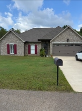 Building Photo - 58 Regent Ln