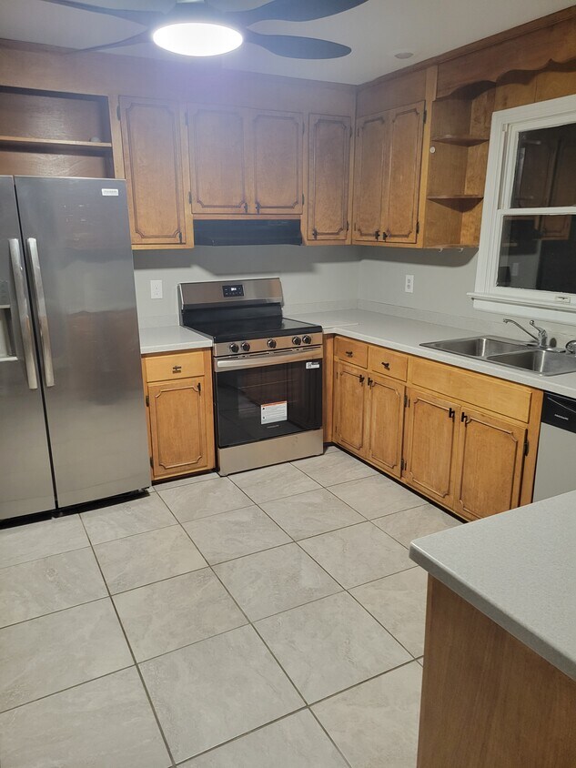 Building Photo - 12904 Dubin Dr