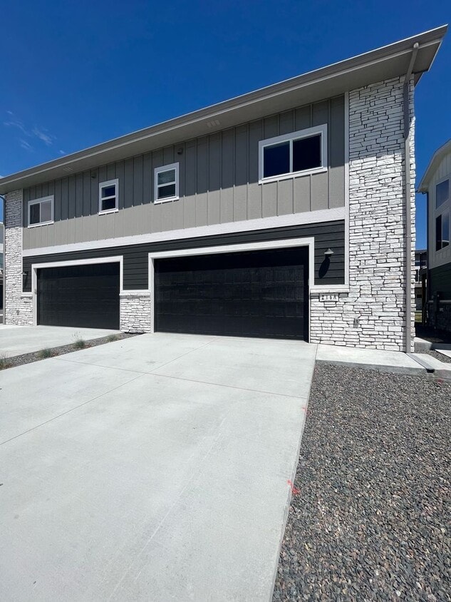 Primary Photo - 216 Miller Ln