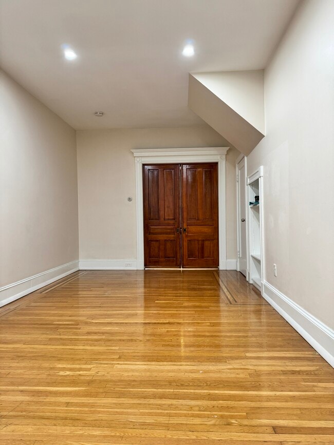 Building Photo - 2615 N Calvert St