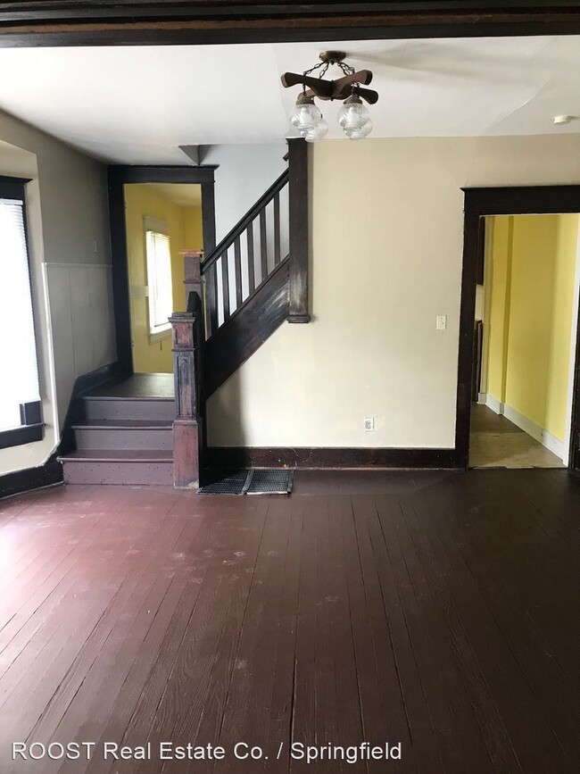 Building Photo - 3 br, 1 bath Apartment - 817 Olive Street