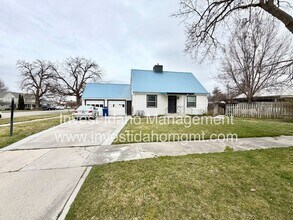 Building Photo - 126-128 N 10th St