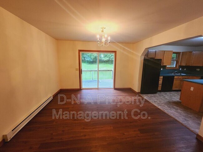 Building Photo - 5 Lenape Dr
