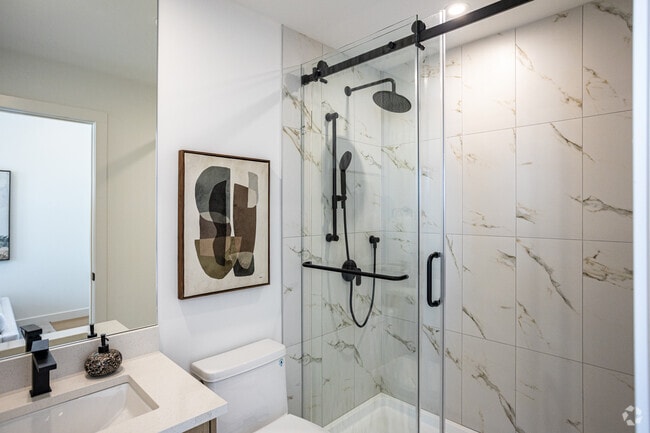 2 chambres, 2 salles de bain - 1113 pi² - Salle de bain principale - The Towns @ Trail31