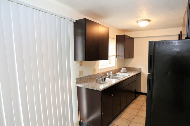 Foto del edificio - Rosewood Park Apartments