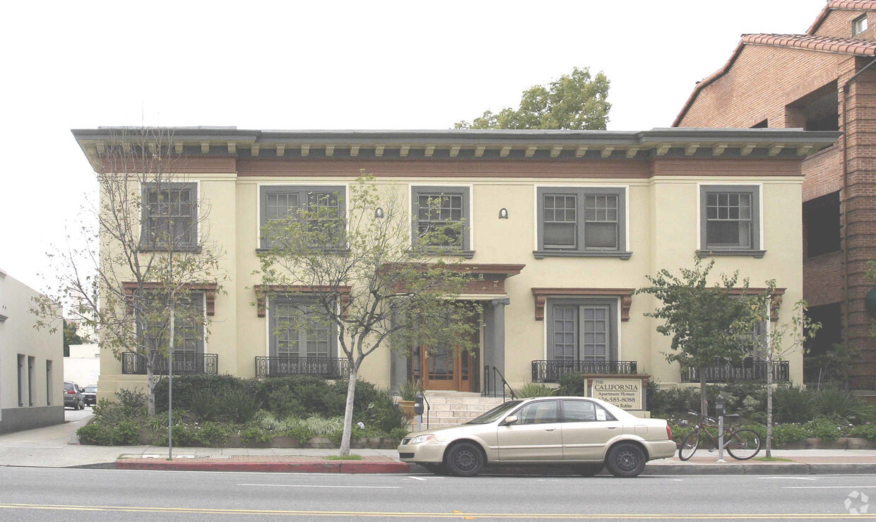 Primary Photo - Los Robles Apartments