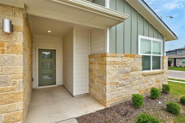 Foto del edificio - 3024 Louris Ln