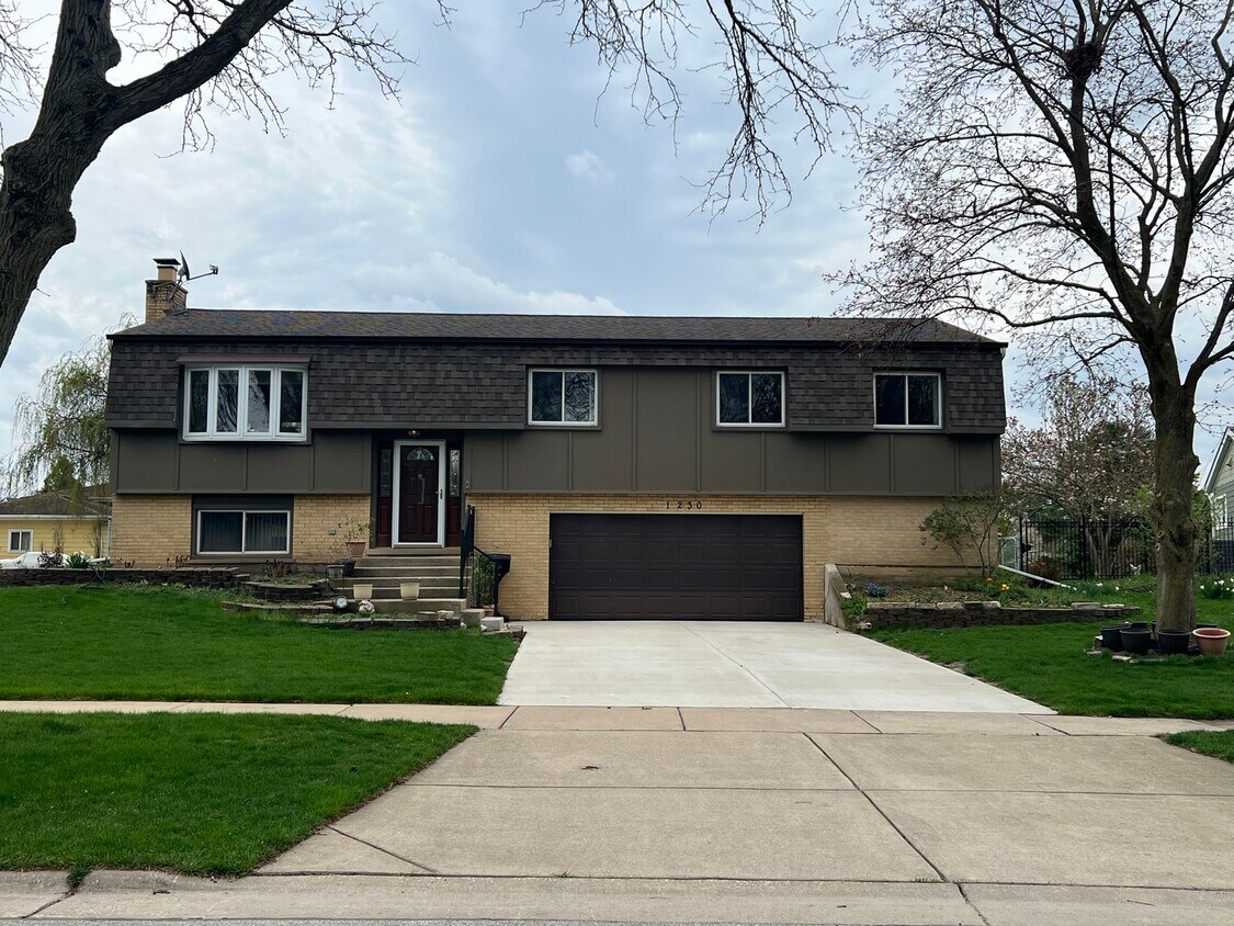 1230 Durham Dr, Wheaton, IL 60189 House Rental in Wheaton, IL