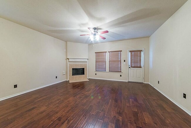 Foto del edificio - 28114 Helmsman Knolls Dr