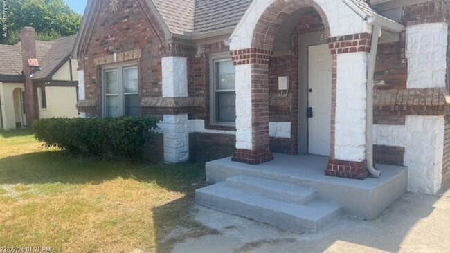 Photo - 804 Austin St House