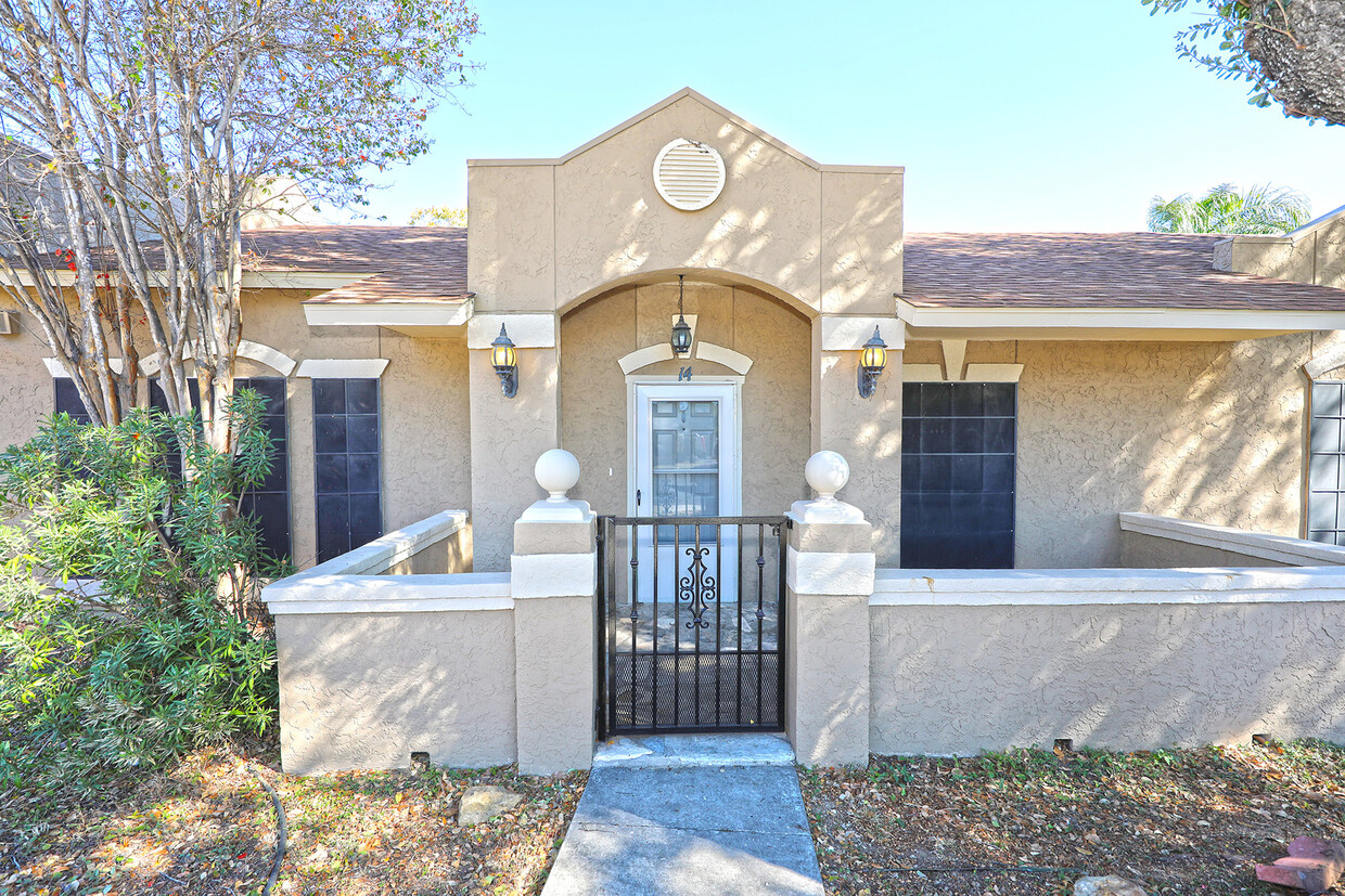 Primary Photo - 601 St James Dr