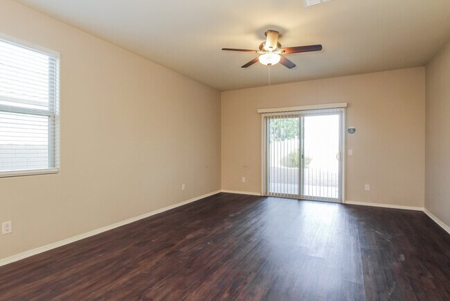 Foto del edificio - 25444 W Darrel Dr