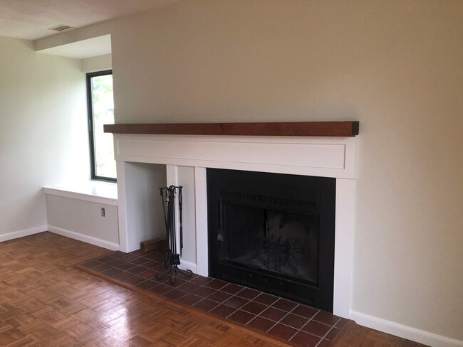Building Photo - 27 Concord Greene
