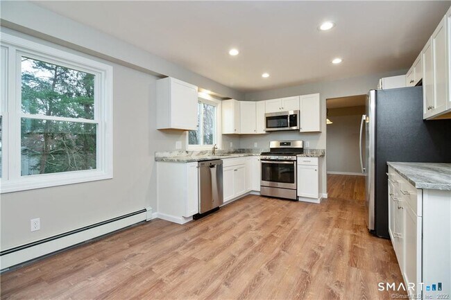 Foto del edificio - 2 Saddle Ridge Rd