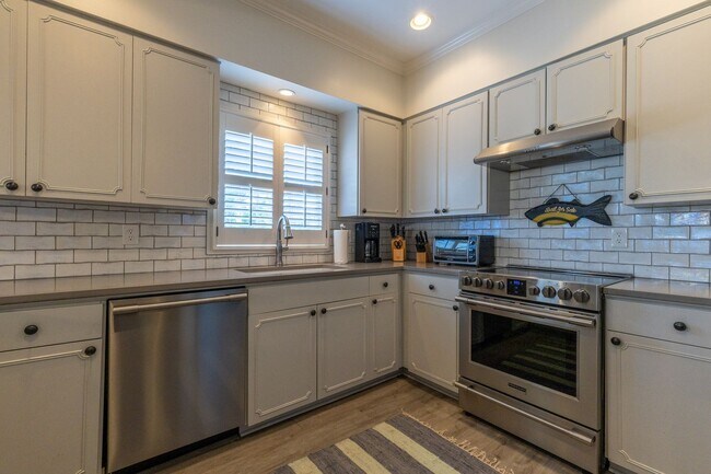 Foto del edificio - NOW SHOWING!  Stunning top-floor condo  #3...