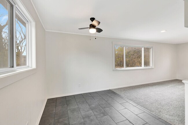 Building Photo - 6985 Beechmont Ave