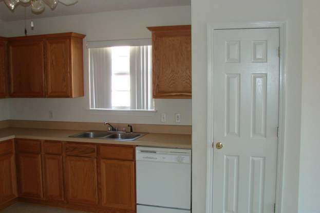 Foto del edificio - 608 Reservation Ave