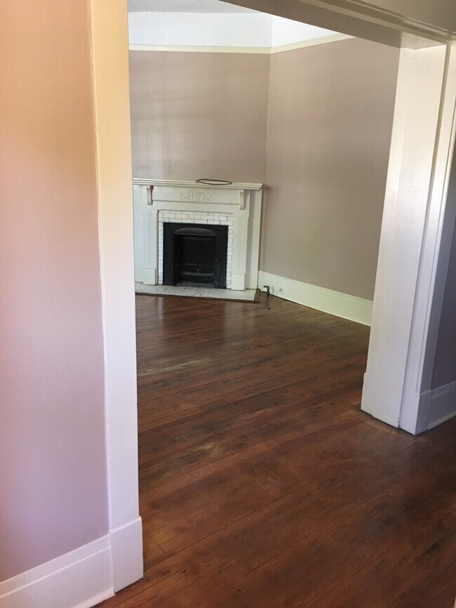 Foto del edificio - 1203 E Henry St