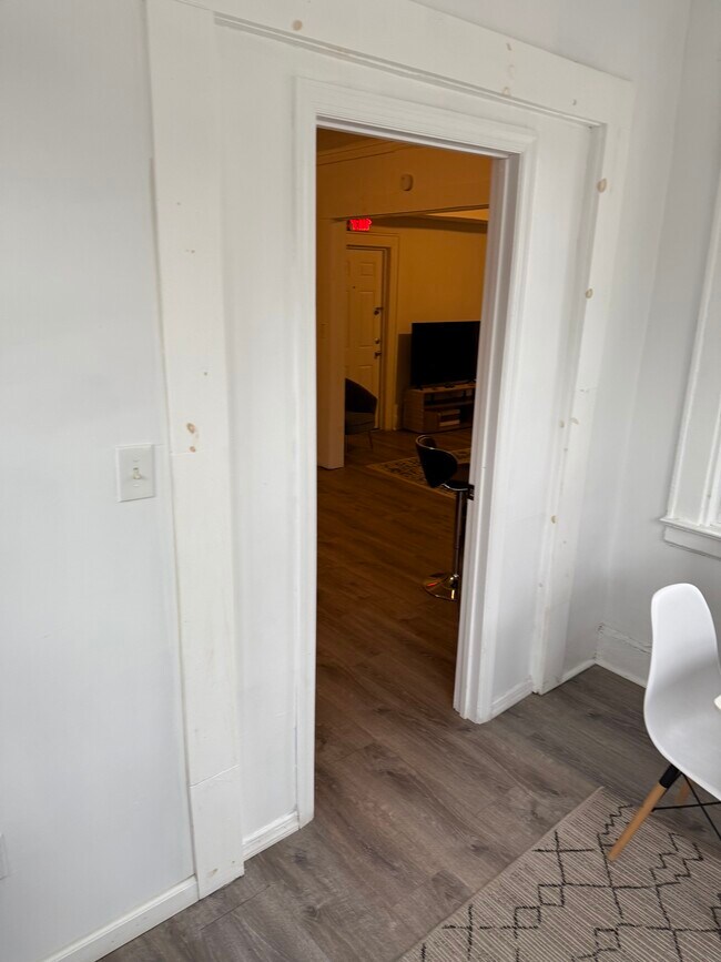 Foto del edificio - 240 Leslie St