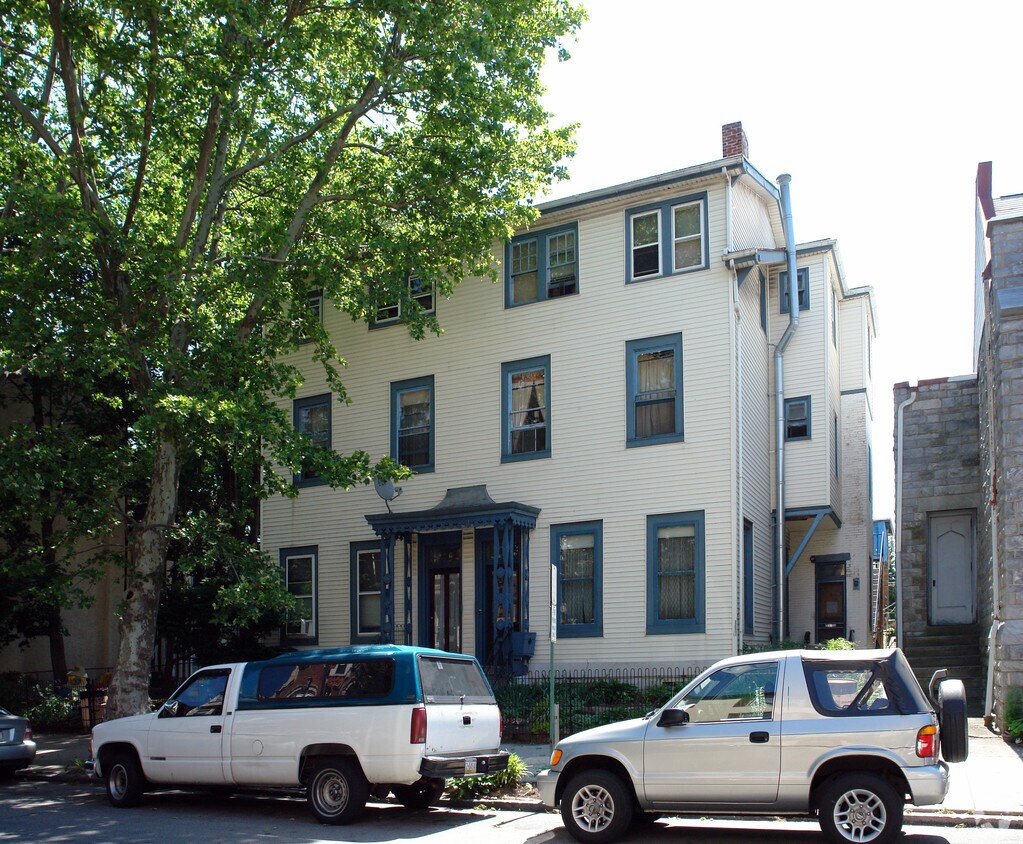 Primary Photo - 606 - 608 Swede St