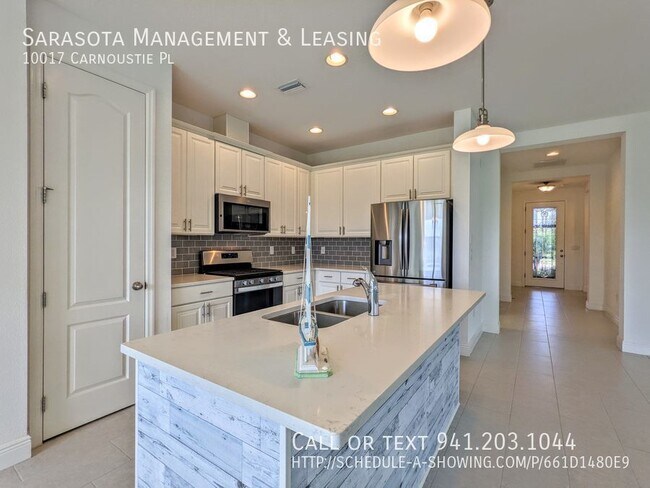 Building Photo - 3 Bed 2 Bath Lakefront Home in the gated R...