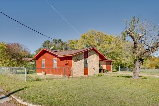 Building Photo - 706 Scenic Dr