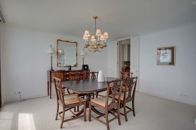 Foto del edificio - 1240 N Lake Shore Dr
