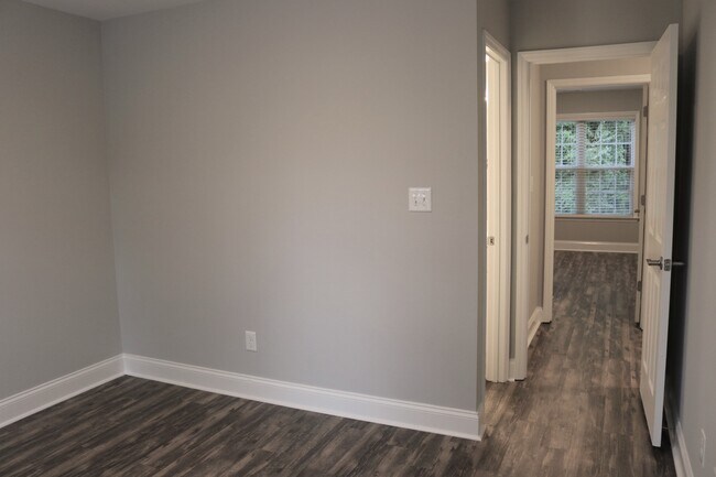 Building Photo - 2509 Vesson Ave