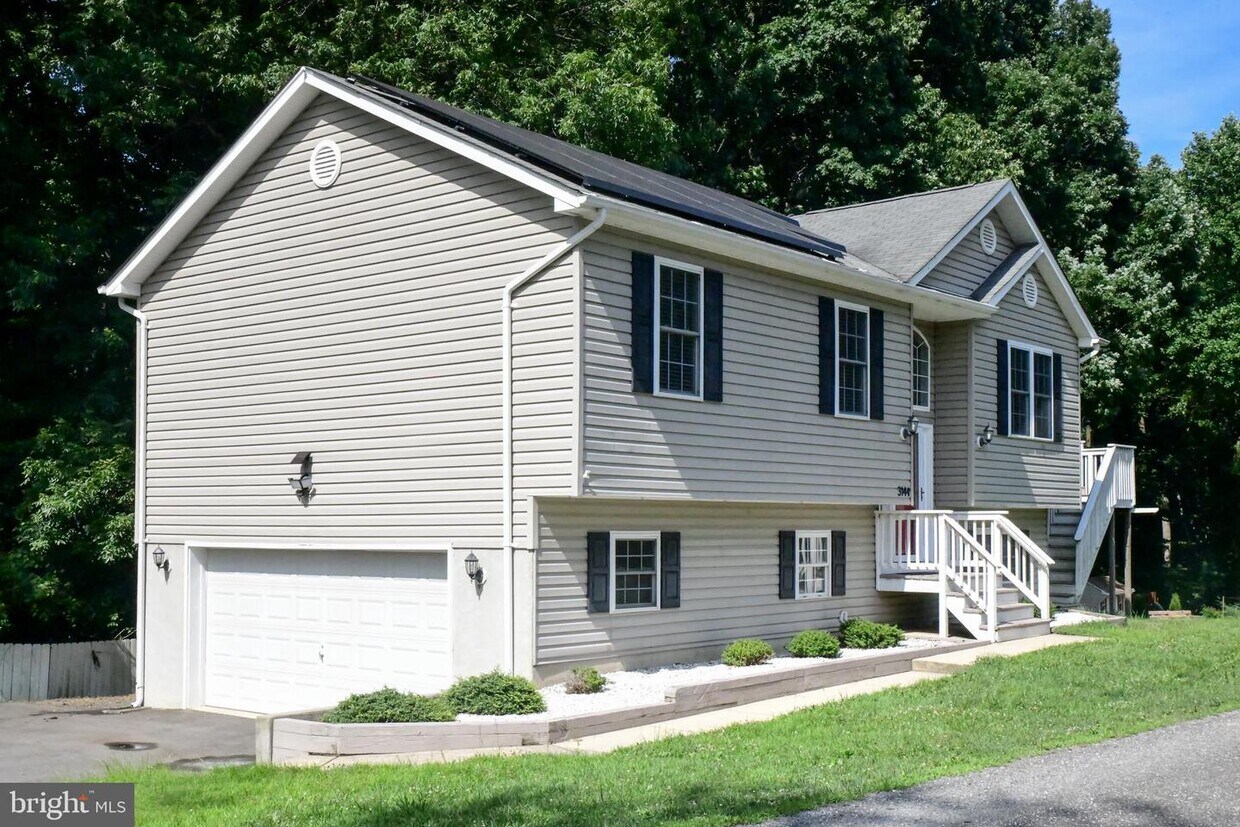 3144 Holland Cliffs Rd, Huntingtown, MD 20639 House Rental in