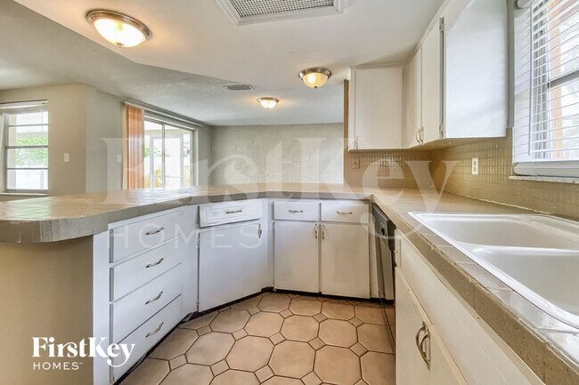 Building Photo - 7820 Chalafonte Dr