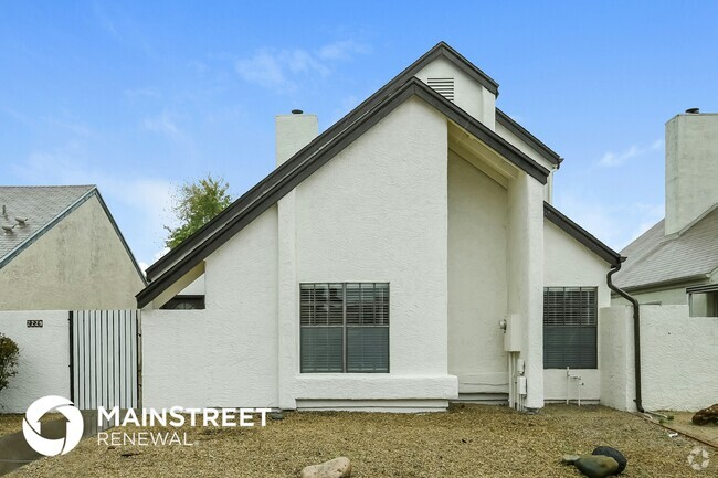 Building Photo - 2229 W Ross Ave