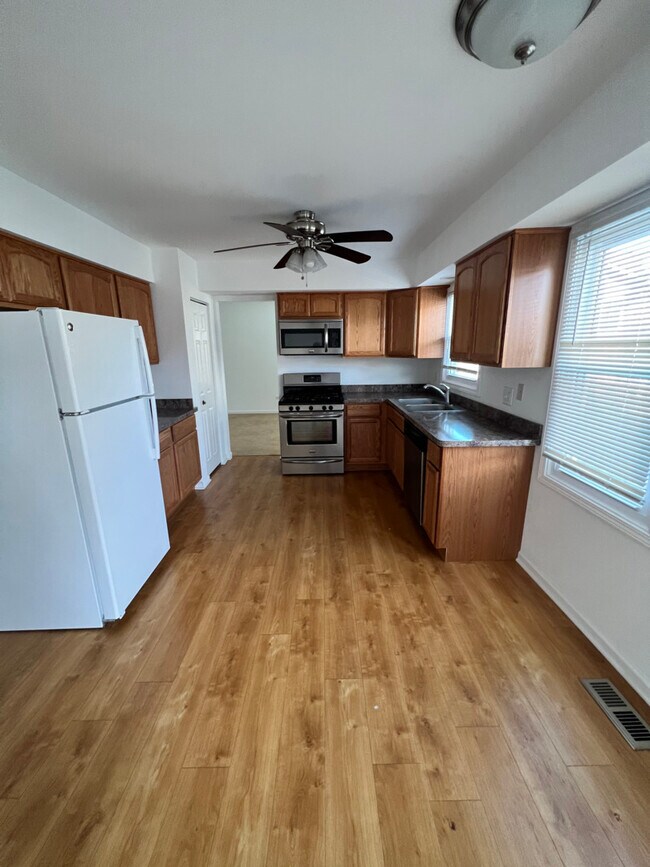 Foto del edificio - 1205 Monarch Ln
