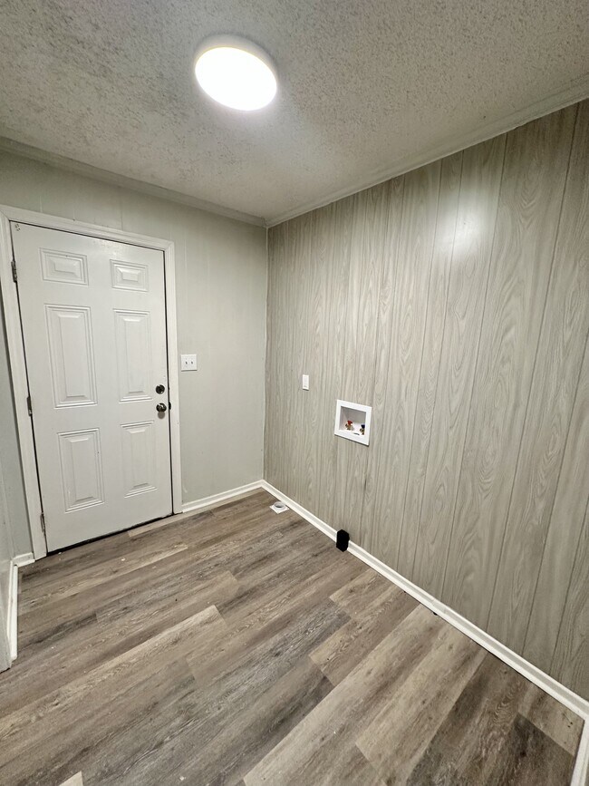 Foto del edificio - 724 Illinois Rd