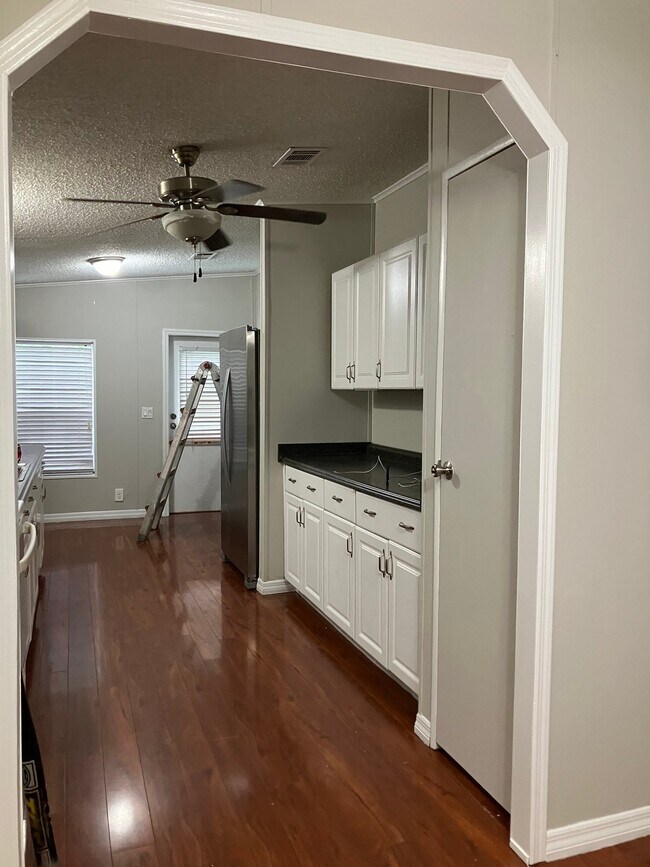 Foto del edificio - 1706 Riverview Dr
