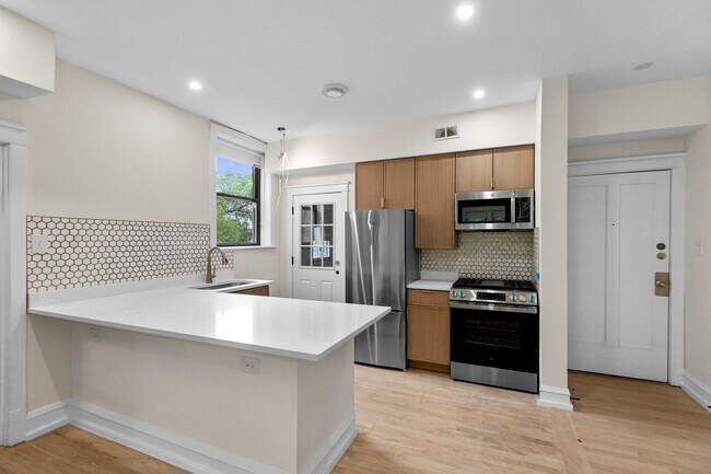 Foto del edificio - 4636 N Hamilton Ave