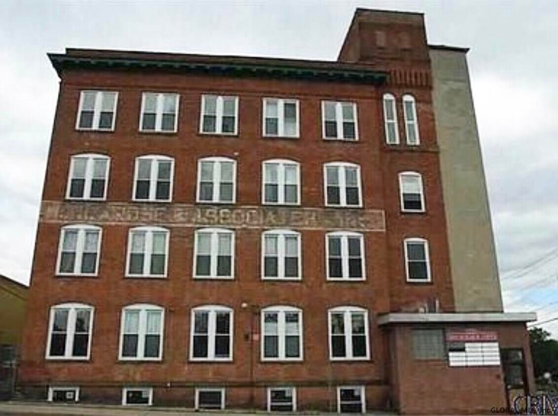 Foto principal - 31 ONTARIO St
