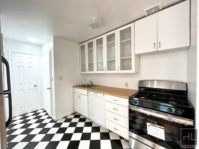 Building Photo - ELIOT AVENUE